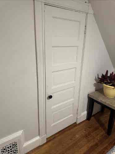 Room in Beautiful Hyde Park Area