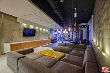 Lux, Furnished Room+Bath in HWood