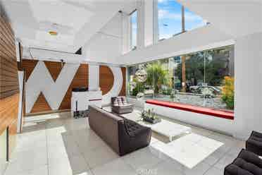 Lux, Furnished Room+Bath in HWood