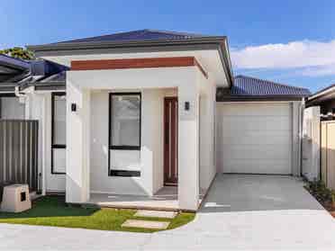 📢 
Room Available in Greenacres 🏡