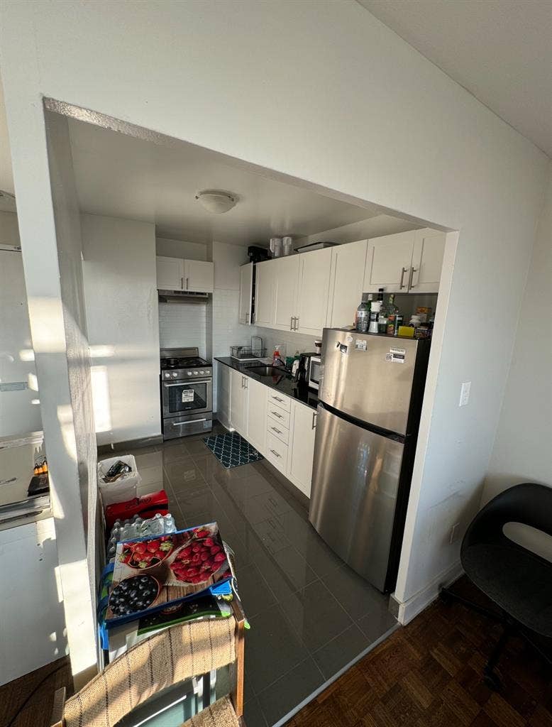 Looking for roommate in 2bd unit