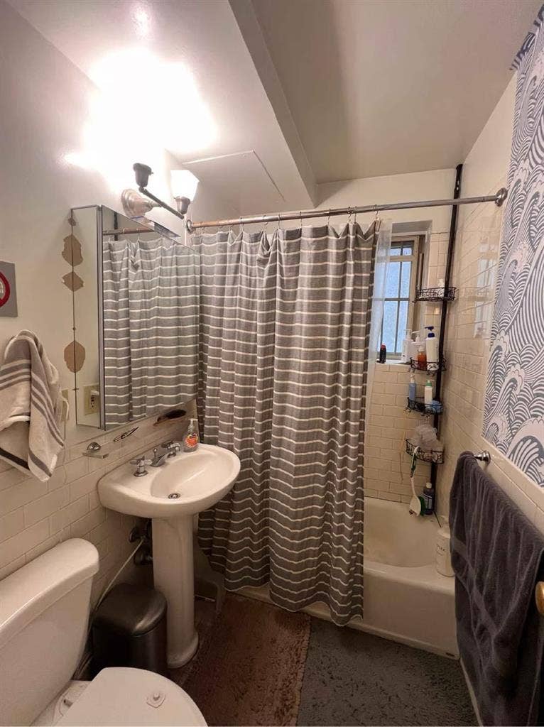 I’m offering one bed en-suite..