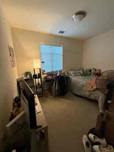 In need of relet for the summer!