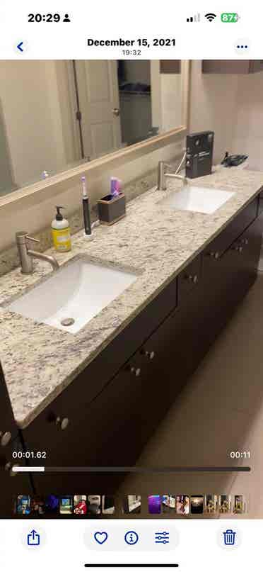1 BR w/ Rmate 5 mins from CC