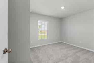 2 rooms available