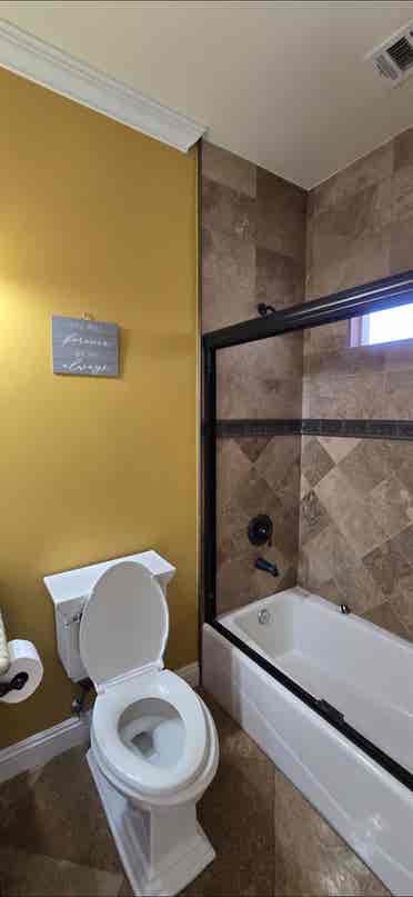 Rooms for rent in large home