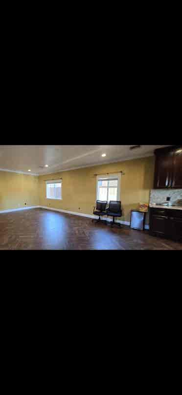 Rooms for rent in large home