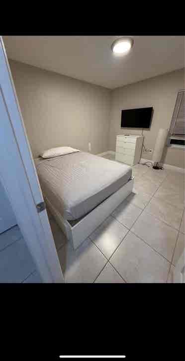 Private Room for Rent in Sunrise