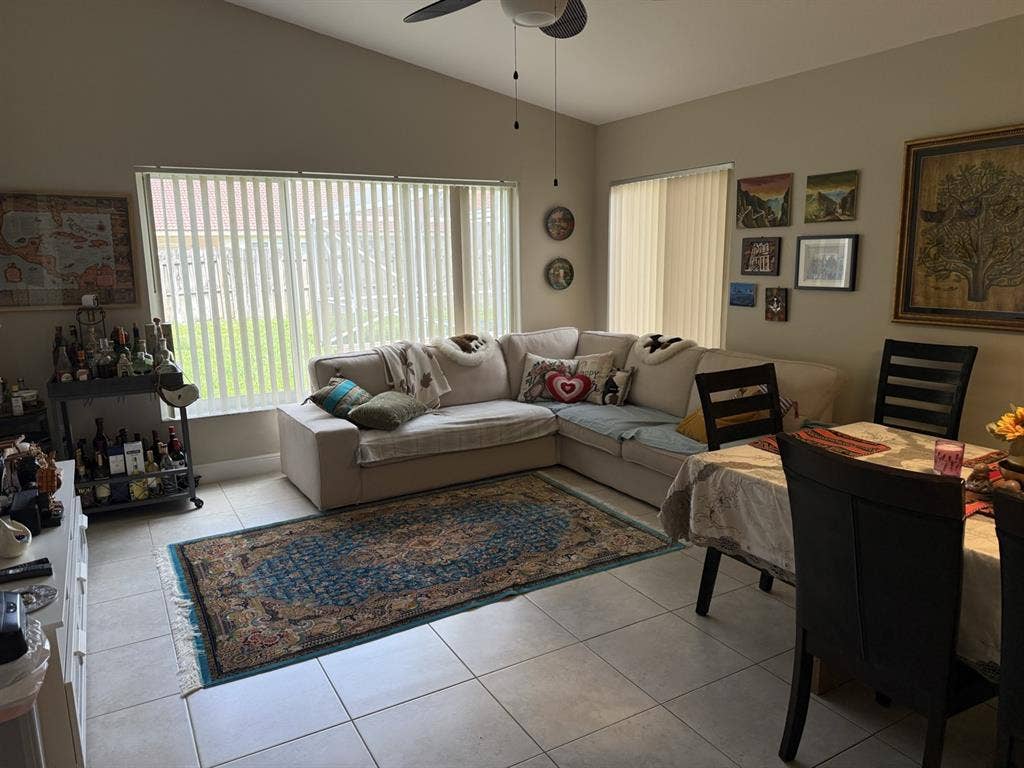 Furnished Room for Rent in Sunrise