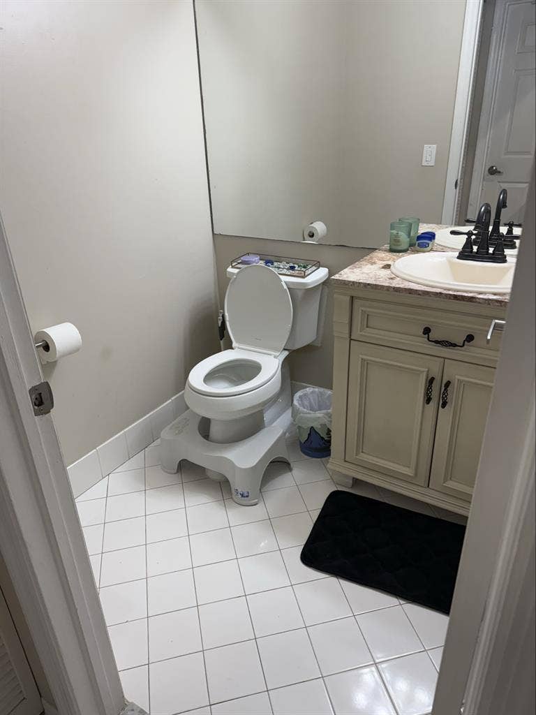 Furnished Room for Rent in Sunrise
