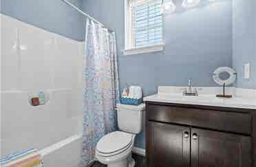 Room for Rent in Carrollton