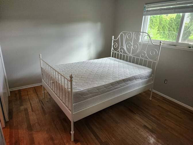 Furnished Room w/ Bed, Pet-Friendly