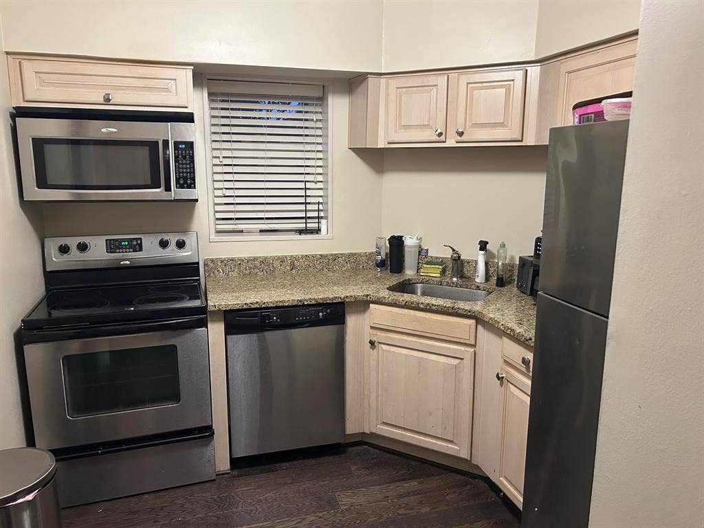 Short-Term Private Furnished Room