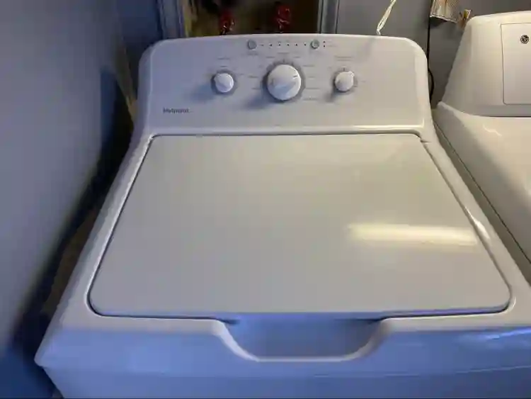 ROOM FOR RENT INCLUDES ALL