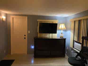 Extra large room private Entrance