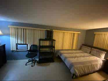 Extra large room private Entrance