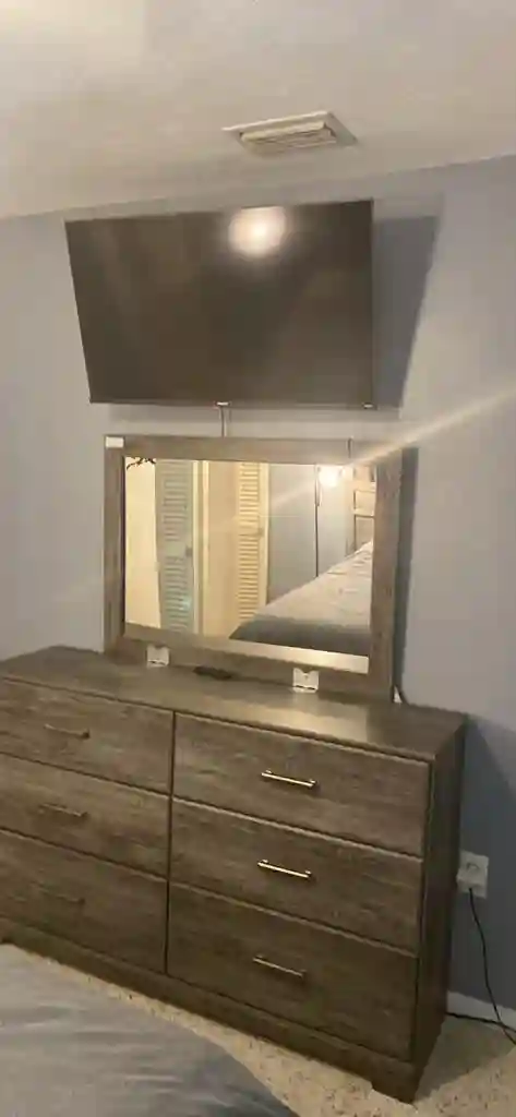 ROOM FOR RENT INCLUDES ALL