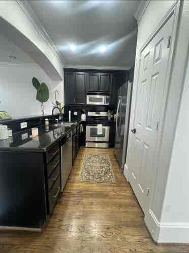 Charming private room/bathroom eado