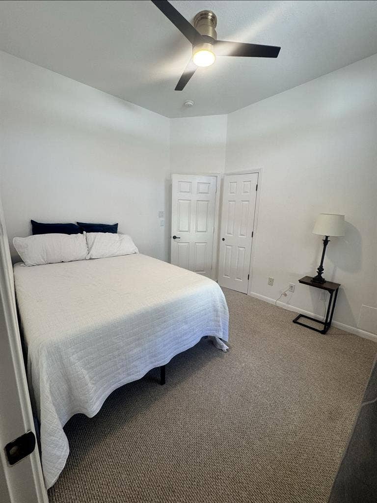 Charming private room/bathroom eado