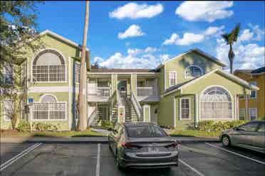 Looking for Student Roommates!