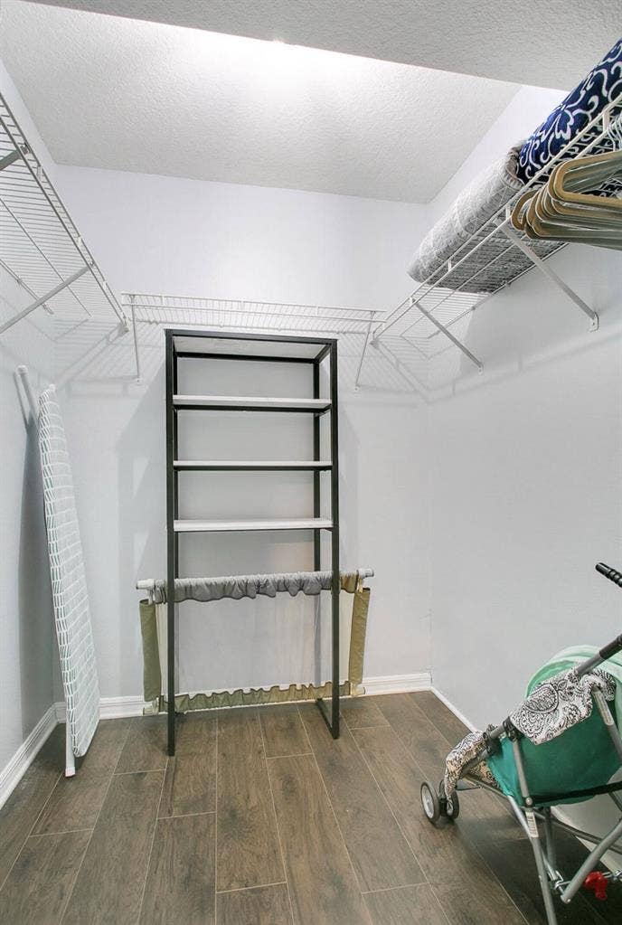 Looking for Student Roommates!