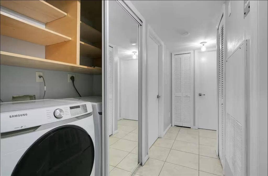 Looking for Student Roommates!