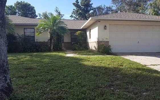 Room for rent in Deltona!!