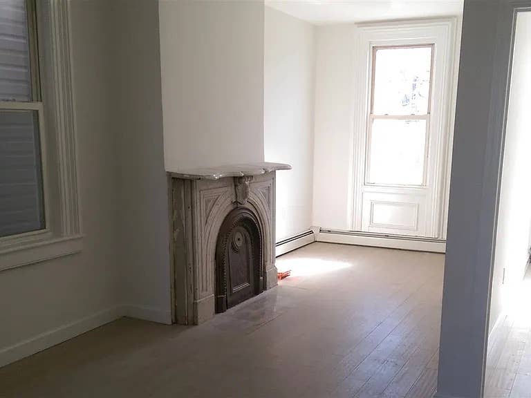 Roommate wanted for 2 BR w Parking!