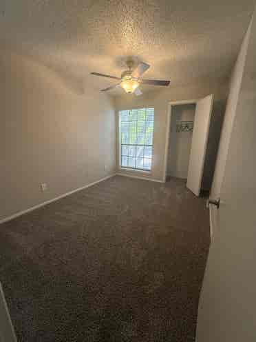 Room to Rent in North Dallas