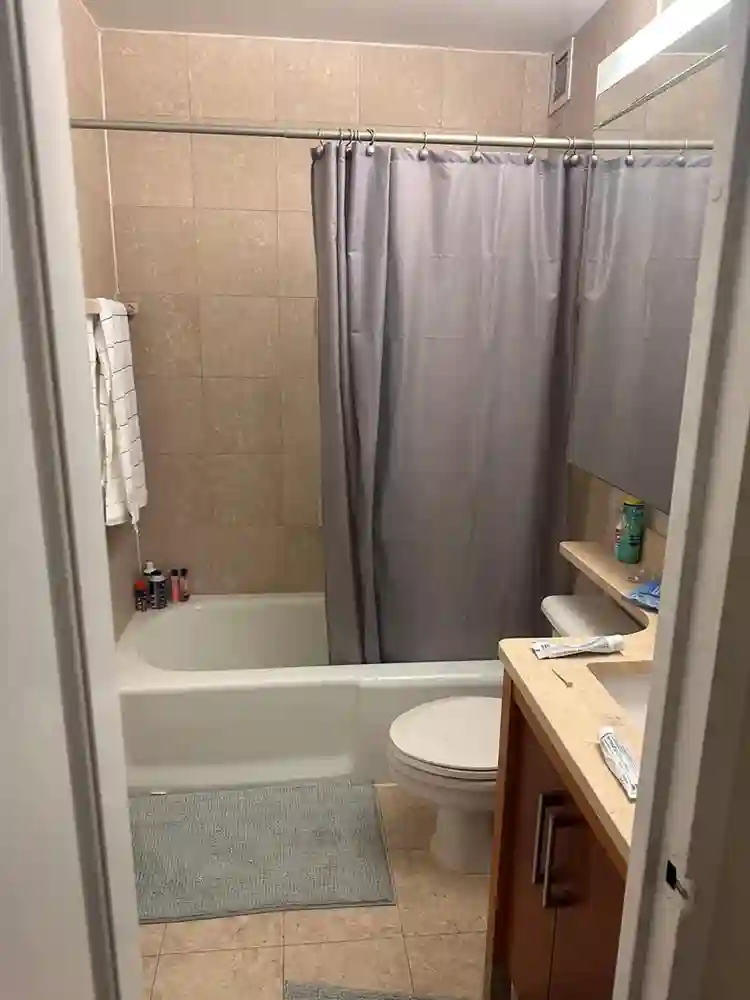 Big Private Suite in Luxury 3BR apt