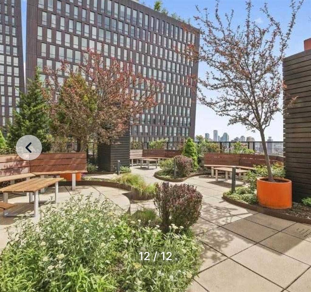 Big Private Suite in Luxury 3BR apt