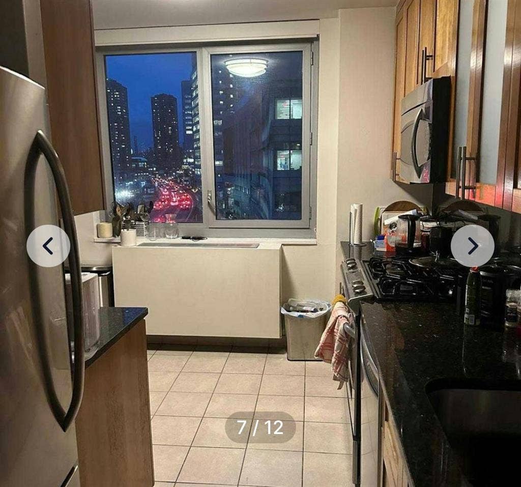 Big Private Suite in Luxury 3BR apt