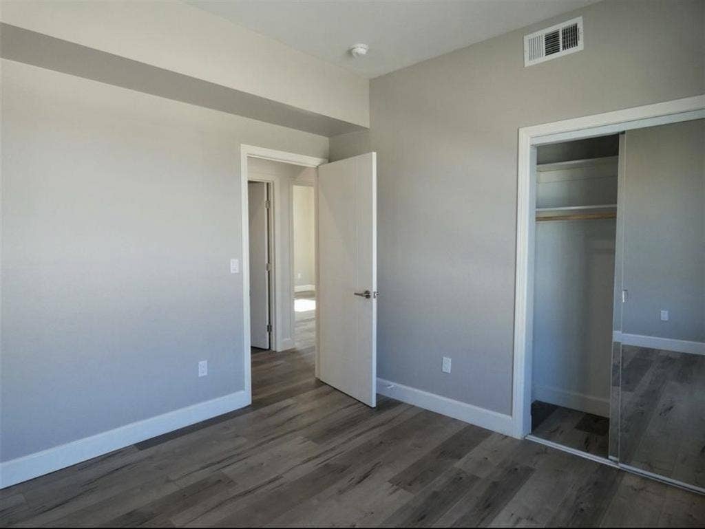 Looking for Roommate!!!