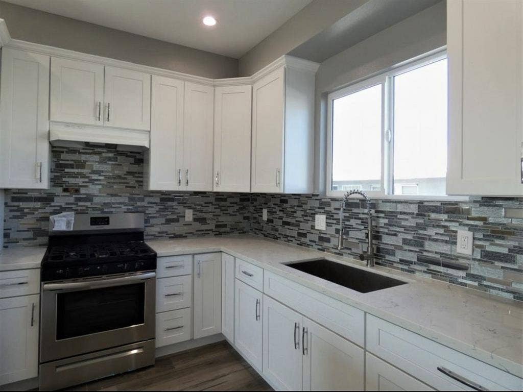 Looking for Roommate!!!
