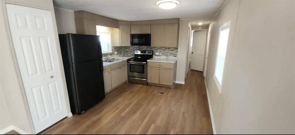 Looking for peaceful roommate