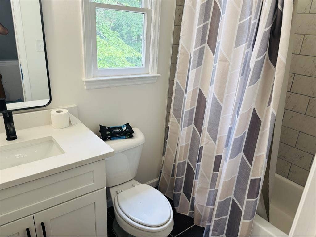 Room off Capital Blvd