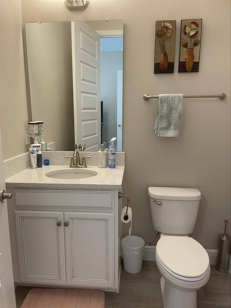 1 bedroom with ensuite private bath