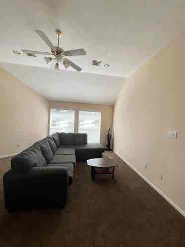 Private room for rent $ + UTI