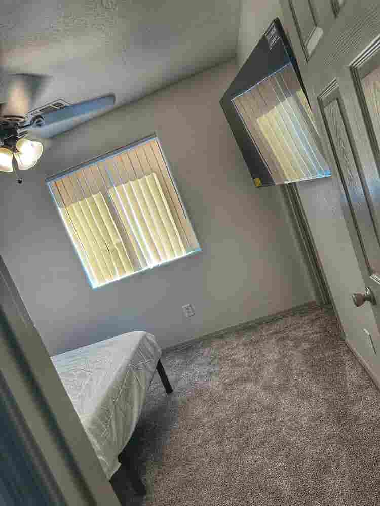 Private Room w Utilities Included!!