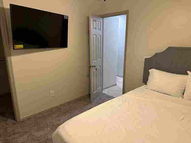 Private Room w Utilities Included!!