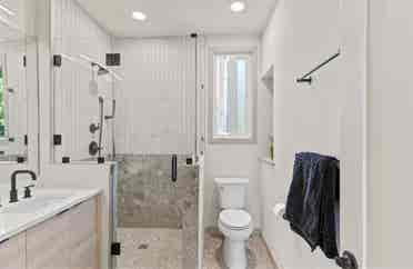 Charming Private Carriage House
