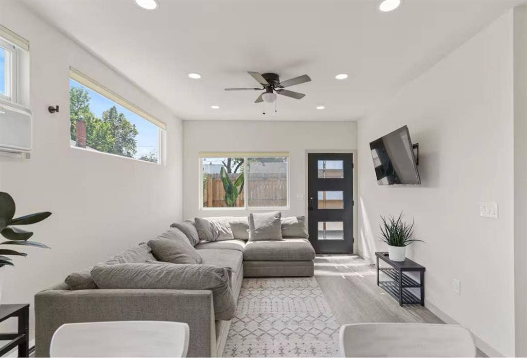 Charming Private Carriage House