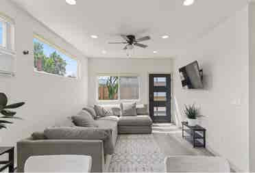 Charming Private Carriage House