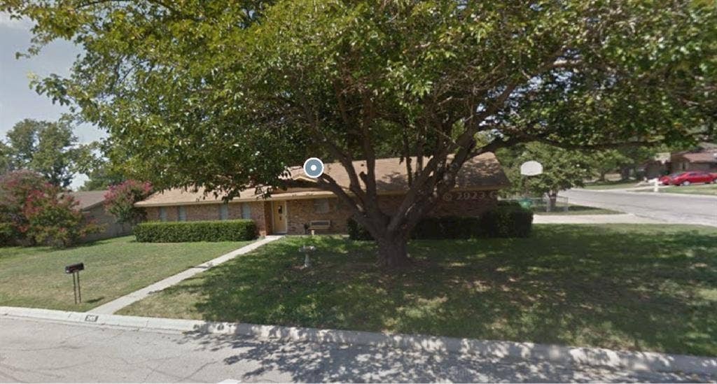 Looking for roommate