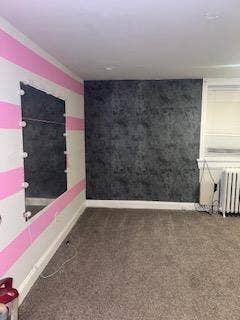Pink room in Mt Airy friendly