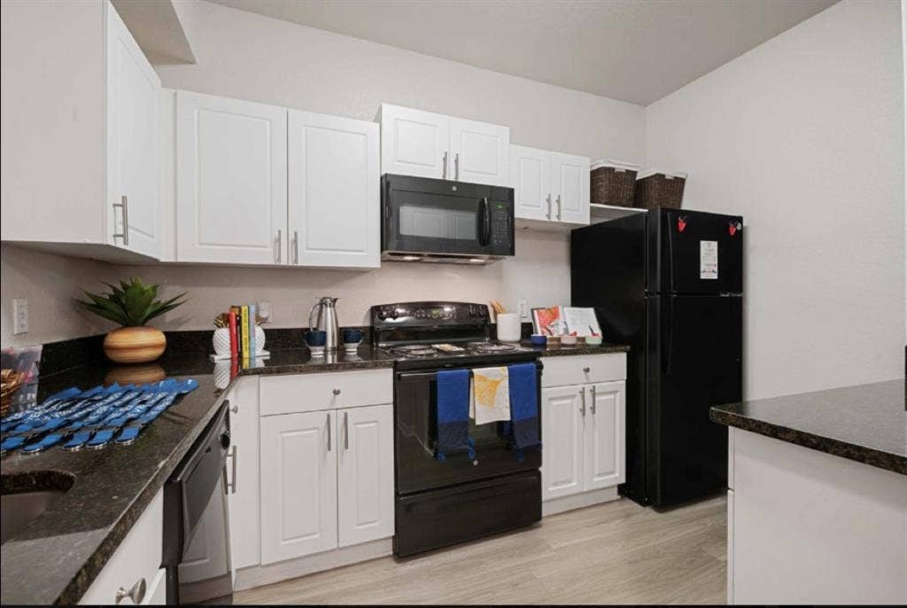 SUBLEASE AVAILABLE!!!!