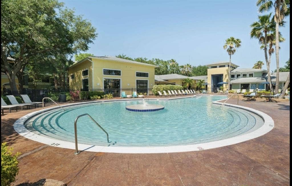 SUBLEASE AVAILABLE!!!!