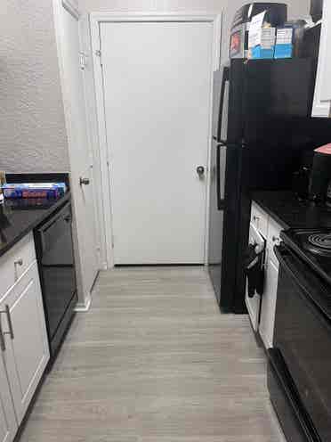 SUBLEASE AVAILABLE!!!!
