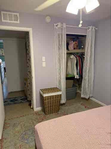 Clean - Relaxed - Prof. Roommates