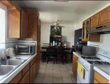 Room in Quiet, Respectful Home